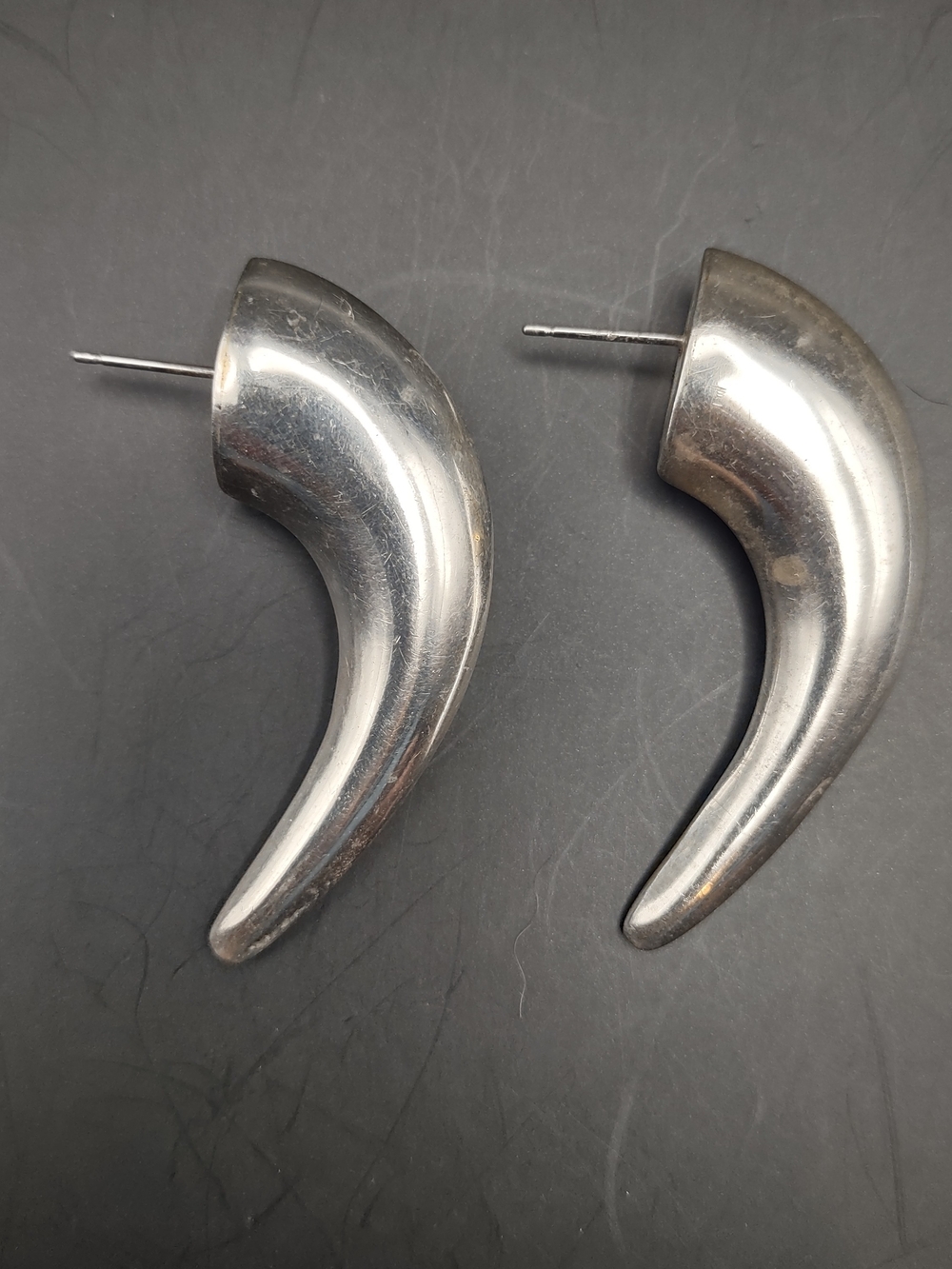 13g Vintage Modernist Sterling Pierced Claw Earrings